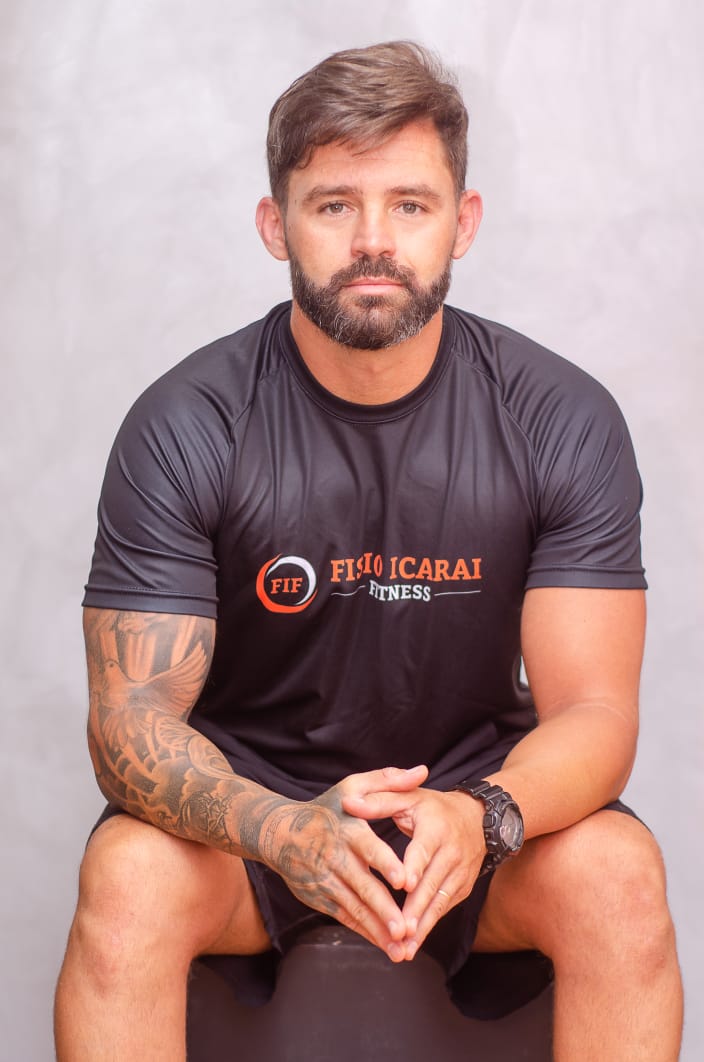 Henry Barcellos sentado